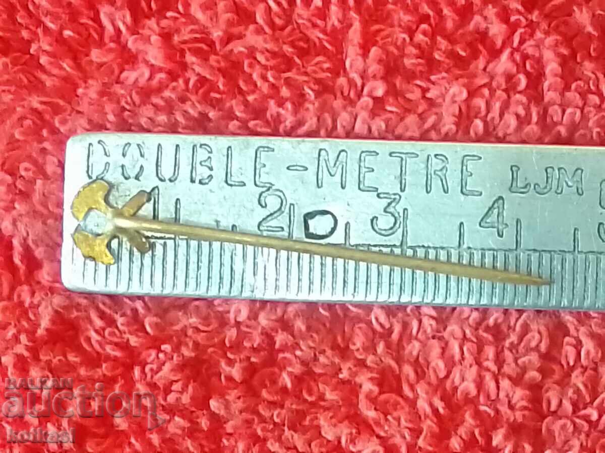 Old bronze pin badge with price 3.50 BGN | € 1.79 Old bronze pin badge with price 3.50 BGN | € 1.79