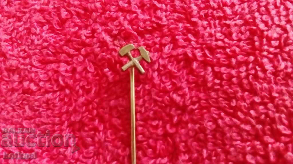 Auction Old bronze pin badge Auction Old bronze pin badge