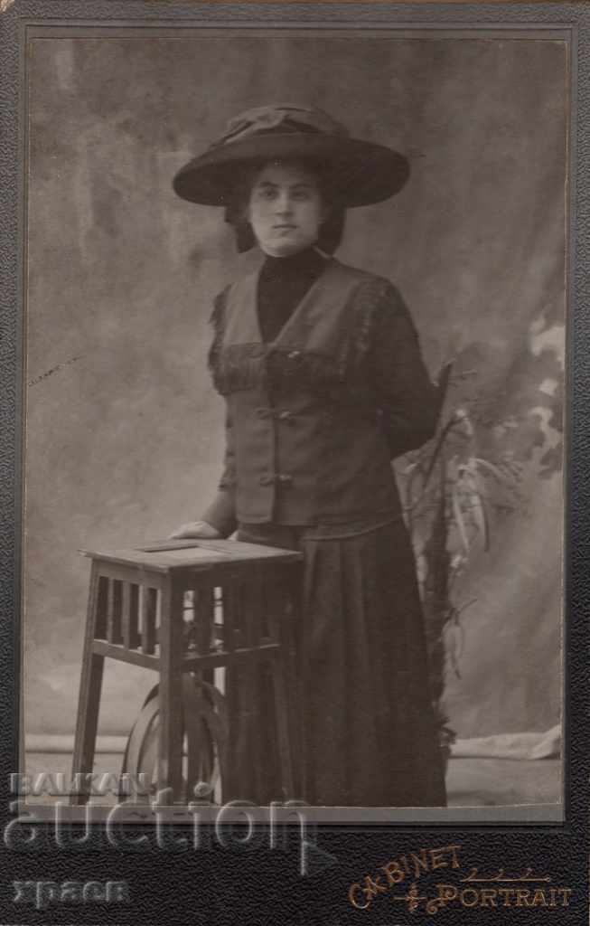 OLD PHOTO - CARDBOARD - 2655