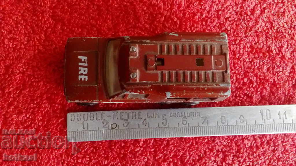 Small metal car 1/75 COMMANDO Bulgaria MATCHBOX fire station Small metal car 1/75 COMMANDO Bulgaria MATCHBOX fire station