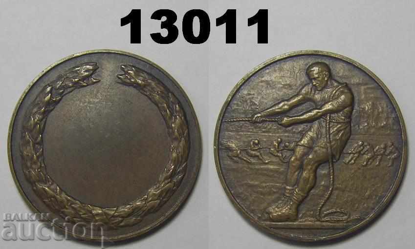 Теглене на въже – солиден старинен бронзов медал