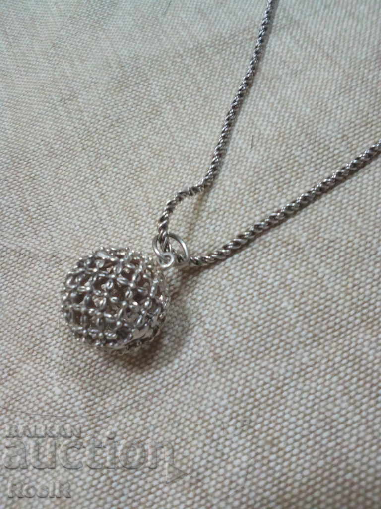 СРЕБЪРНА ВИСУЛКА -ТОПКА с цена 23.00 лв. | € 11.76 СРЕБЪРНА ВИСУЛКА -ТОПКА с цена 23.00 лв. | € 11.76