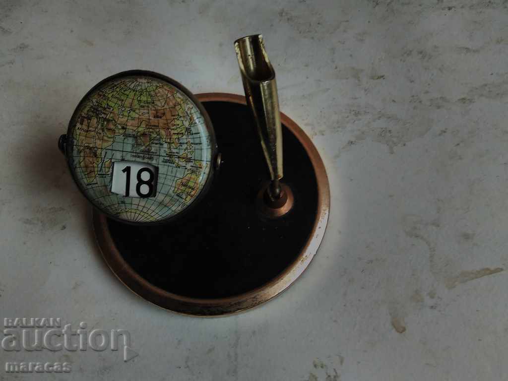 Επιτραπέζιο γραφείο με τιμή € 10.74 | 21.01 BGN Επιτραπέζιο γραφείο με τιμή € 10.74 | 21.01 BGN