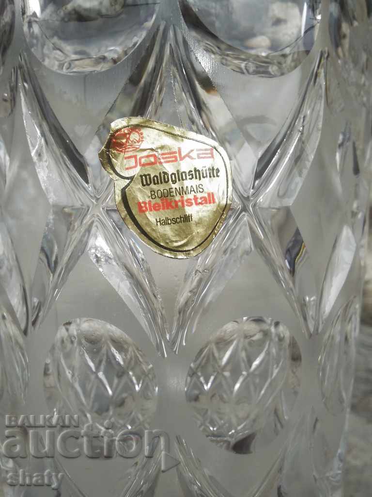 Delivery of Crystal vase