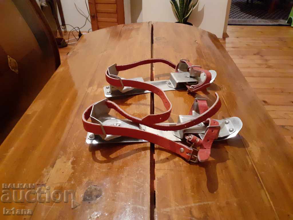 Old Mini Skis with price 65.00 BGN | € 33.23 Old Mini Skis with price 65.00 BGN | € 33.23