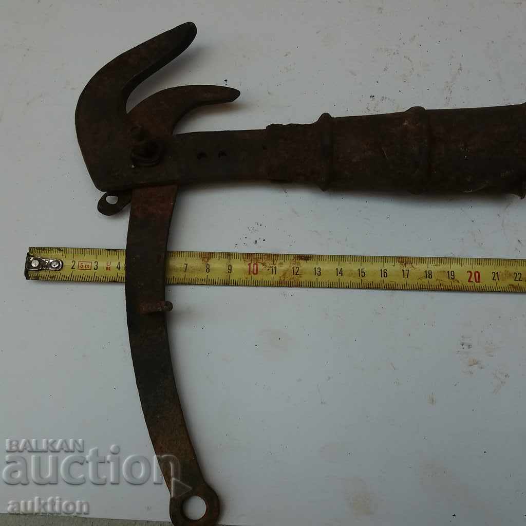 Delivery of OLD HARDWARE CUTTING SCISSORS