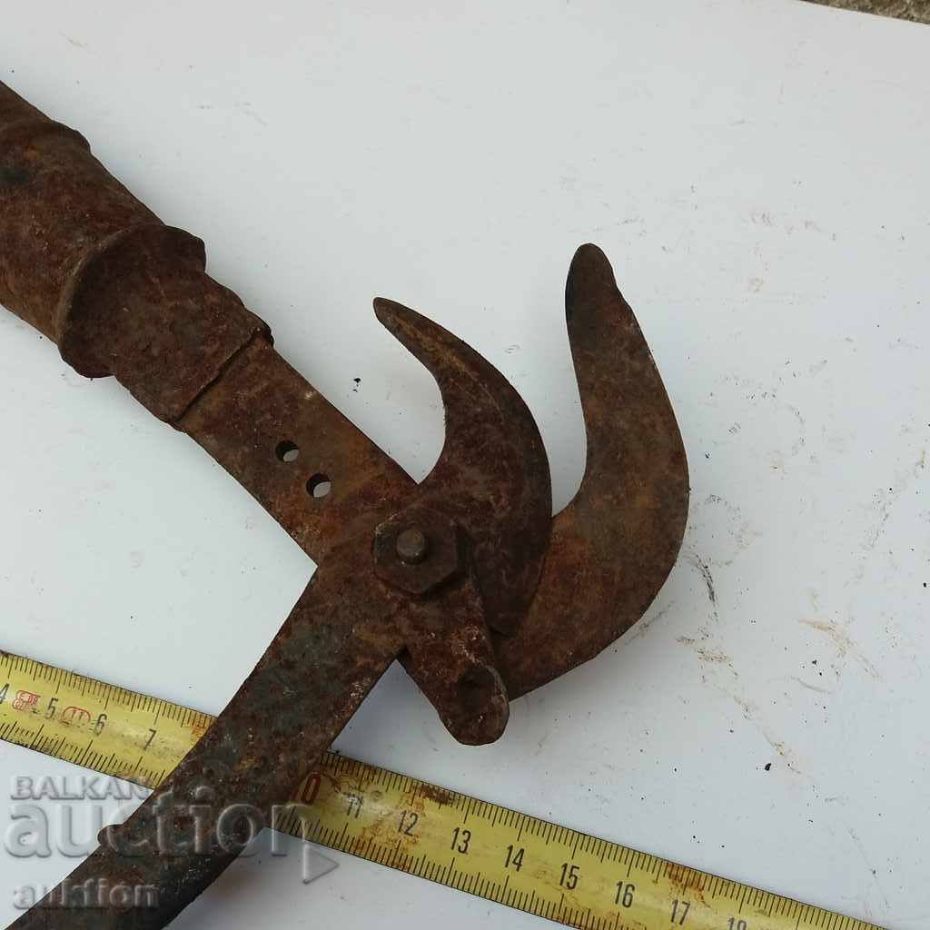 OLD HARDWARE CUTTING SCISSORS - 6