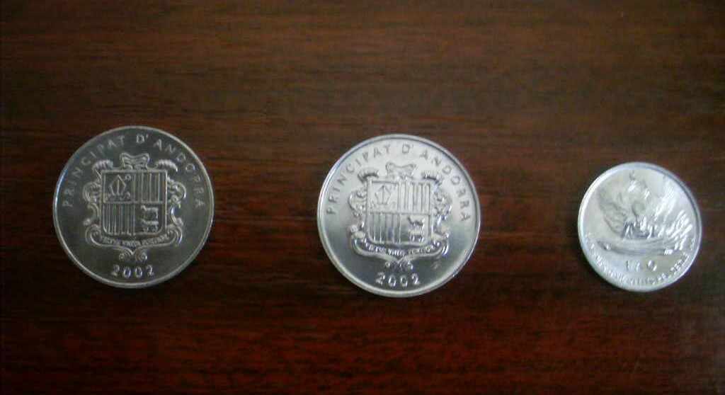 Андора: 3 монети 1 СЕНТИМ 2002 година (UNC) с цена € 13.00 | 25.43 лв.