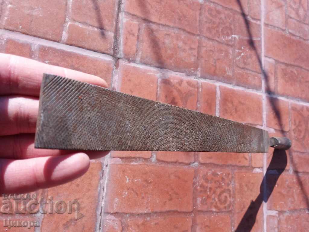 A BIG OLD SAW - 5 A BIG OLD SAW - 5