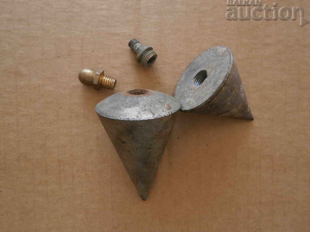 Delivery of old metal plum lot set