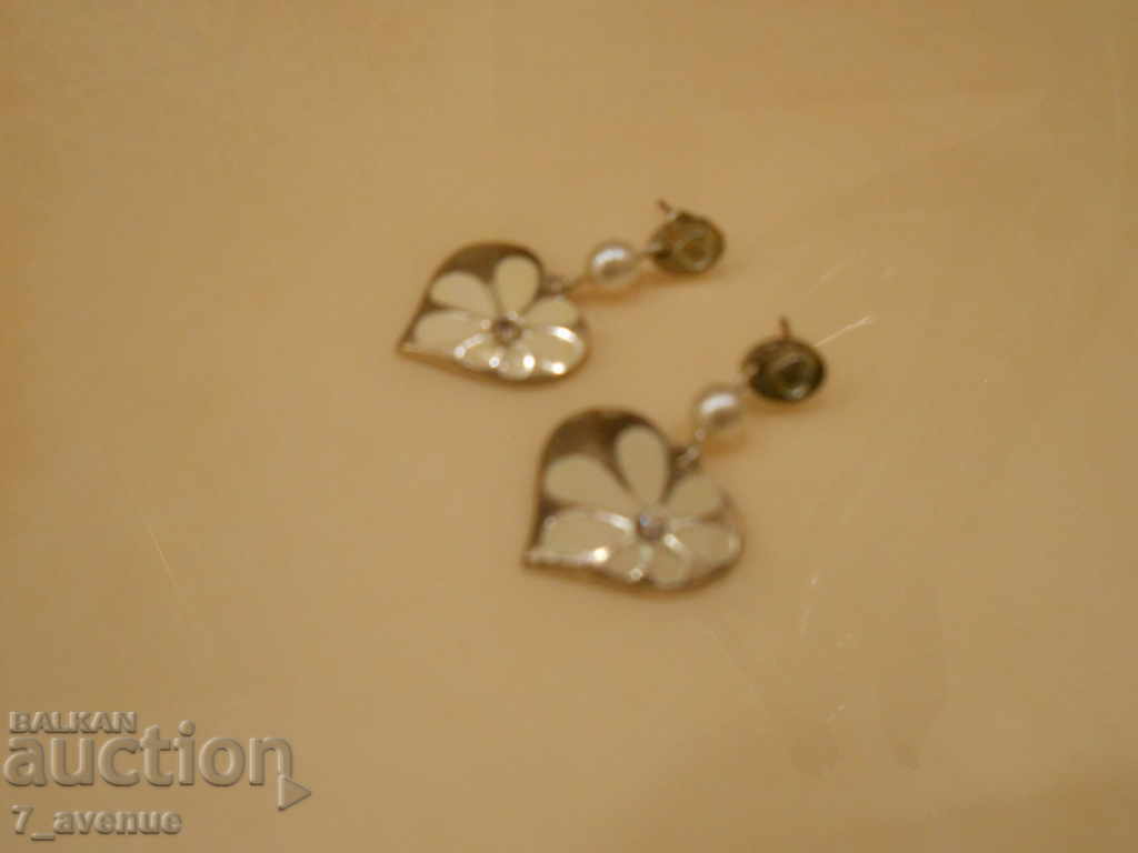 Аукцион Обеци със сърчица и цветя, много красиви Аукцион Обеци със сърчица и цветя, много красиви