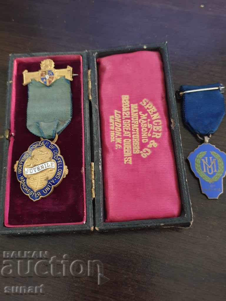 LOT OF 2 ANTIQUE ENGLISH MASONIC ORDER MEDALS 1909 AND 1934