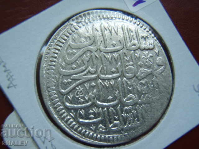 1 Zolota 1703 (AH1115-43/AD1703-30) Turcia (Ahmed III) 2- XF - 6 1 Zolota 1703 (AH1115-43/AD1703-30) Turcia (Ahmed III) 2- XF - 6