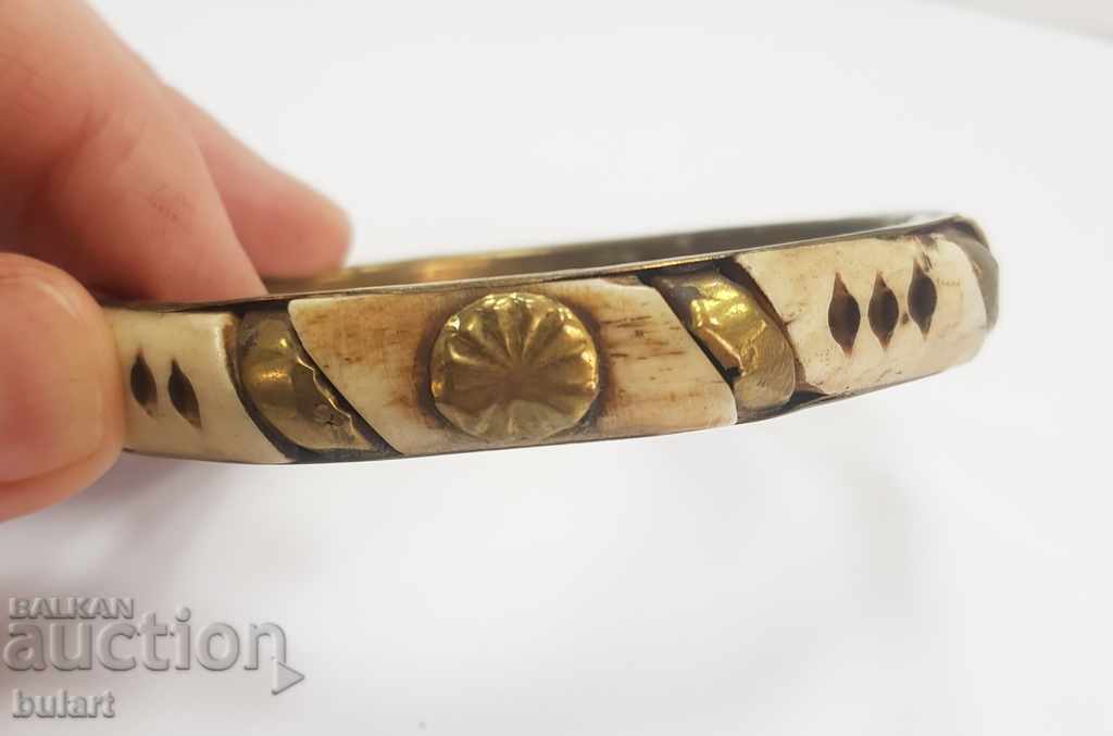 Auction Beautiful old bracelet ornamented vintage bracelet Auction Beautiful old bracelet ornamented vintage bracelet