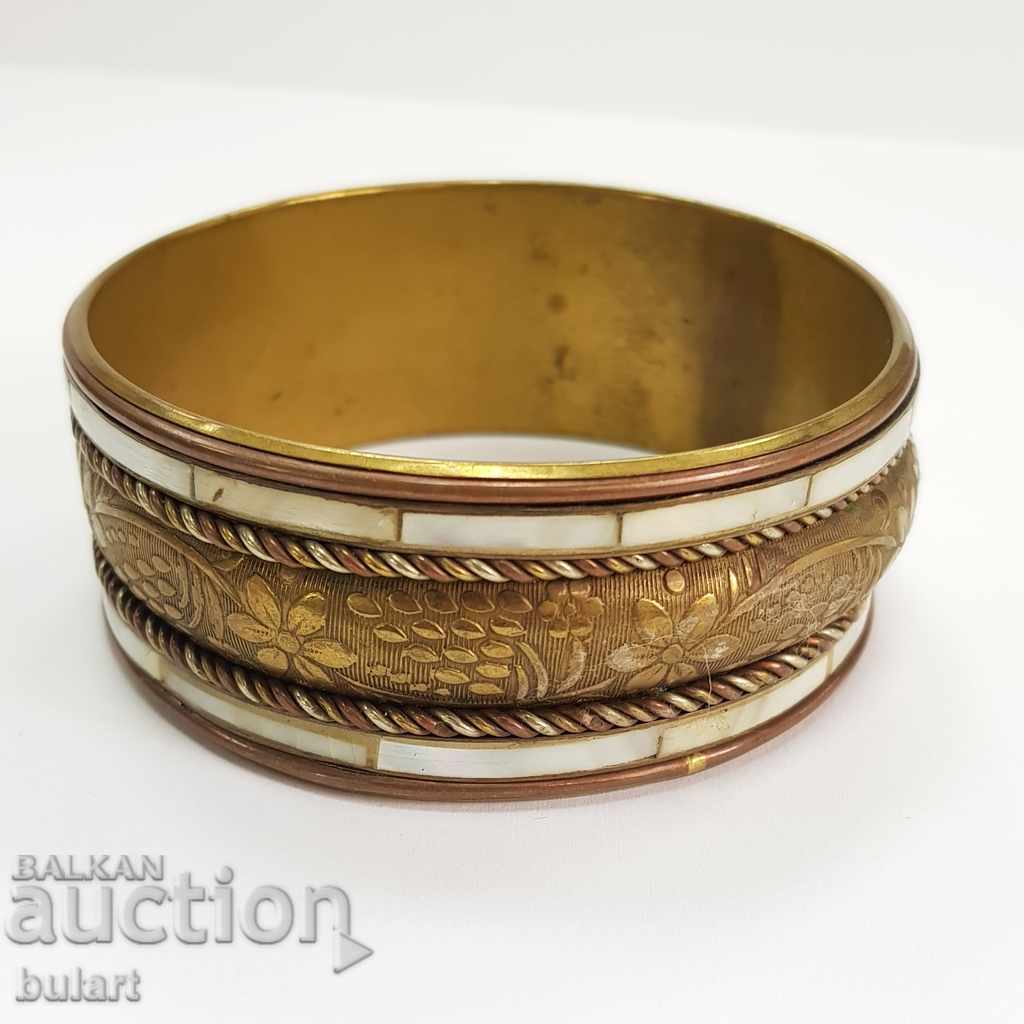 Old bracelet and mother-of-pearl ornaments vintage bracelet with price 50.00 BGN | € 25.56