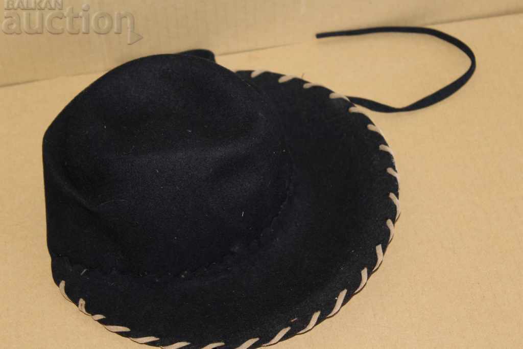 Licitație ANUL 1930 CAPACĂ DE FEMEI LA