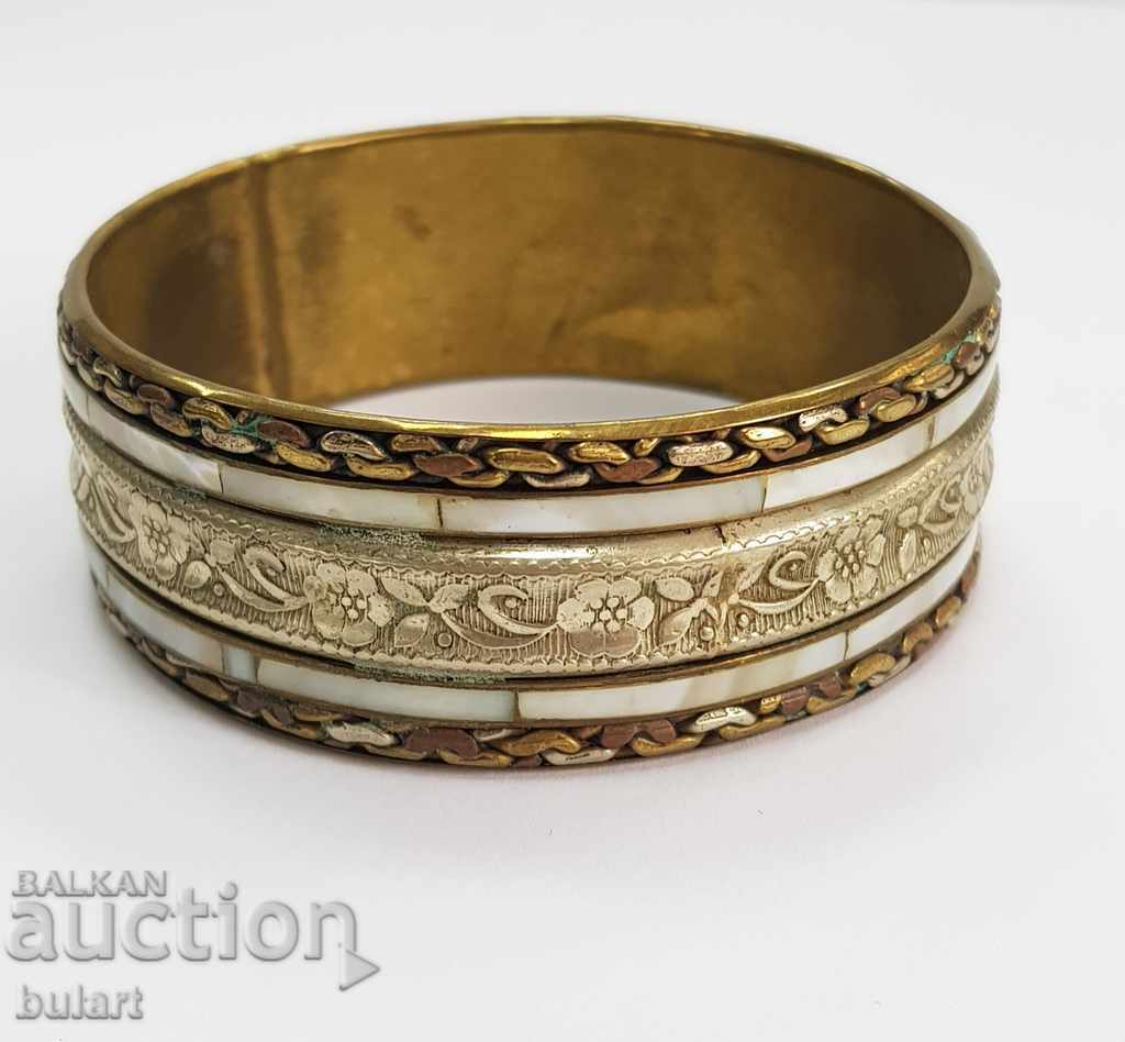 Παλιά βραχιόλι με στολίδια και μητέρα μαργαριτάρι vintage βραχιόλι με τιμή 50.00 BGN | € 25.56 Παλιά βραχιόλι με στολίδια και μητέρα μαργαριτάρι vintage βραχιόλι με τιμή 50.00 BGN | € 25.56