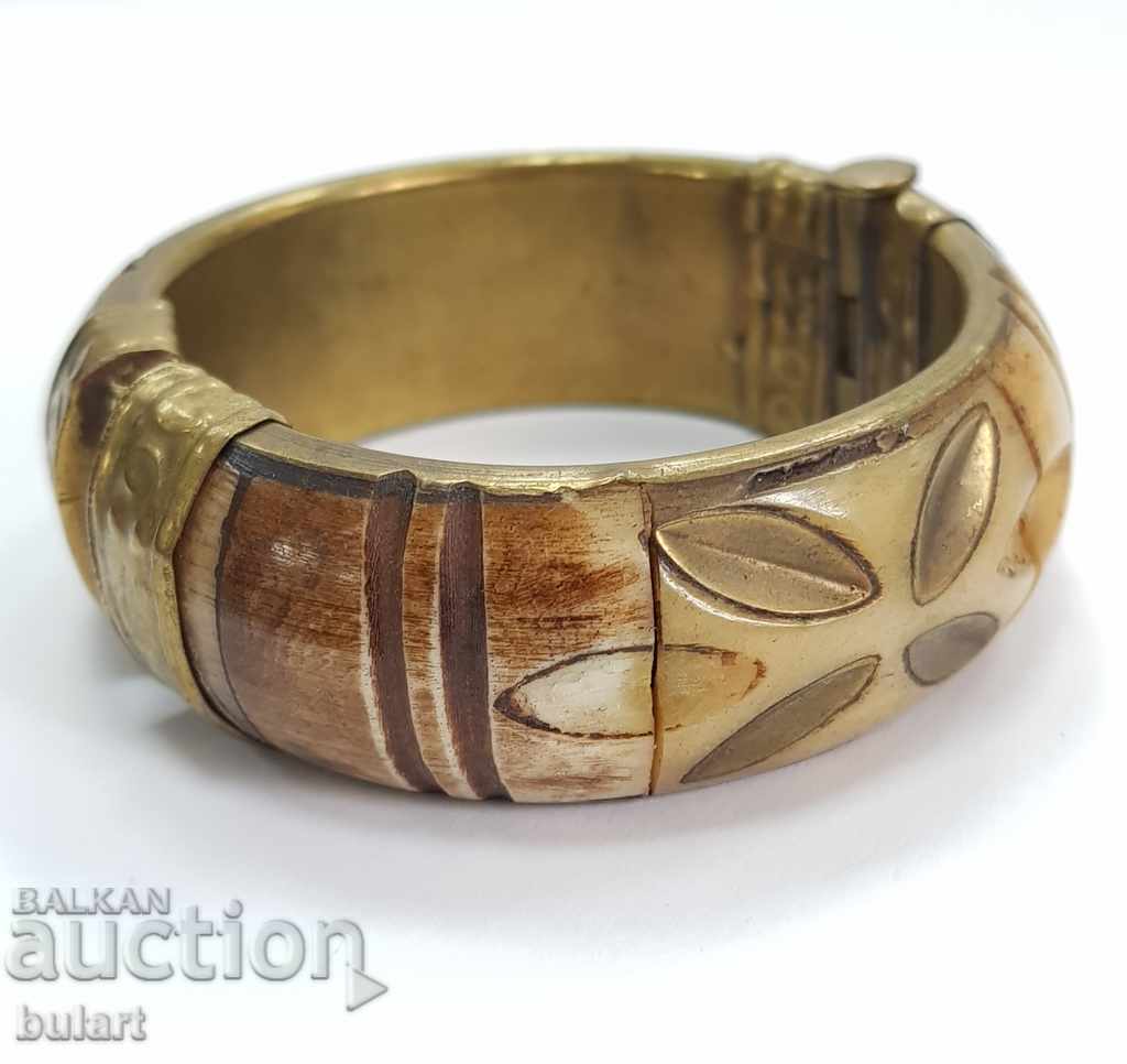 Όμορφο παλιό βραχιόλι διακοσμημένο vintage βραχιόλι με τιμή 50.00 BGN | € 25.56 Όμορφο παλιό βραχιόλι διακοσμημένο vintage βραχιόλι με τιμή 50.00 BGN | € 25.56