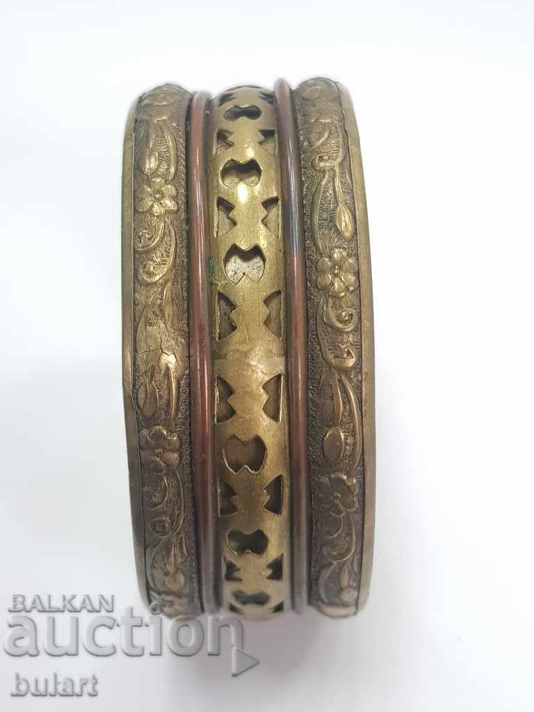 Auction  Old bracelet ornament with vintage bracelet ornaments