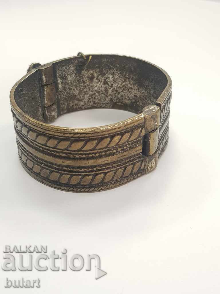 Old brass bracelet vintage bracelet with price 90.00 BGN | € 46.02 Old brass bracelet vintage bracelet with price 90.00 BGN | € 46.02