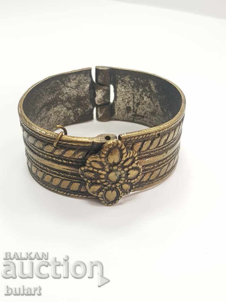 Стара месингова гривна vintage brass bracelet