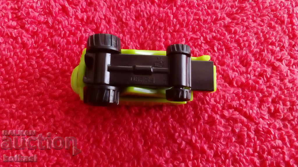 Small Plastic Combine Harvester Model - 6 Small Plastic Combine Harvester Model - 6