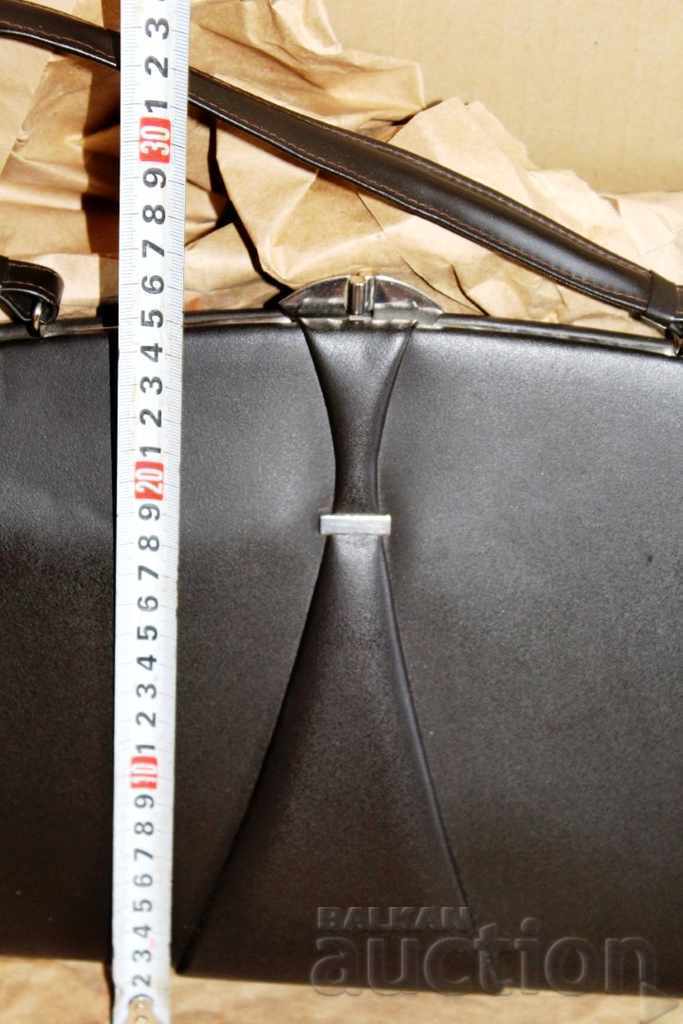 1930s KINGDOM BULGARIA WOMEN'S BAG PERFECT BAG with price 55.00 BGN | € 28.12 1930s KINGDOM BULGARIA WOMEN'S BAG PERFECT BAG with price 55.00 BGN | € 28.12