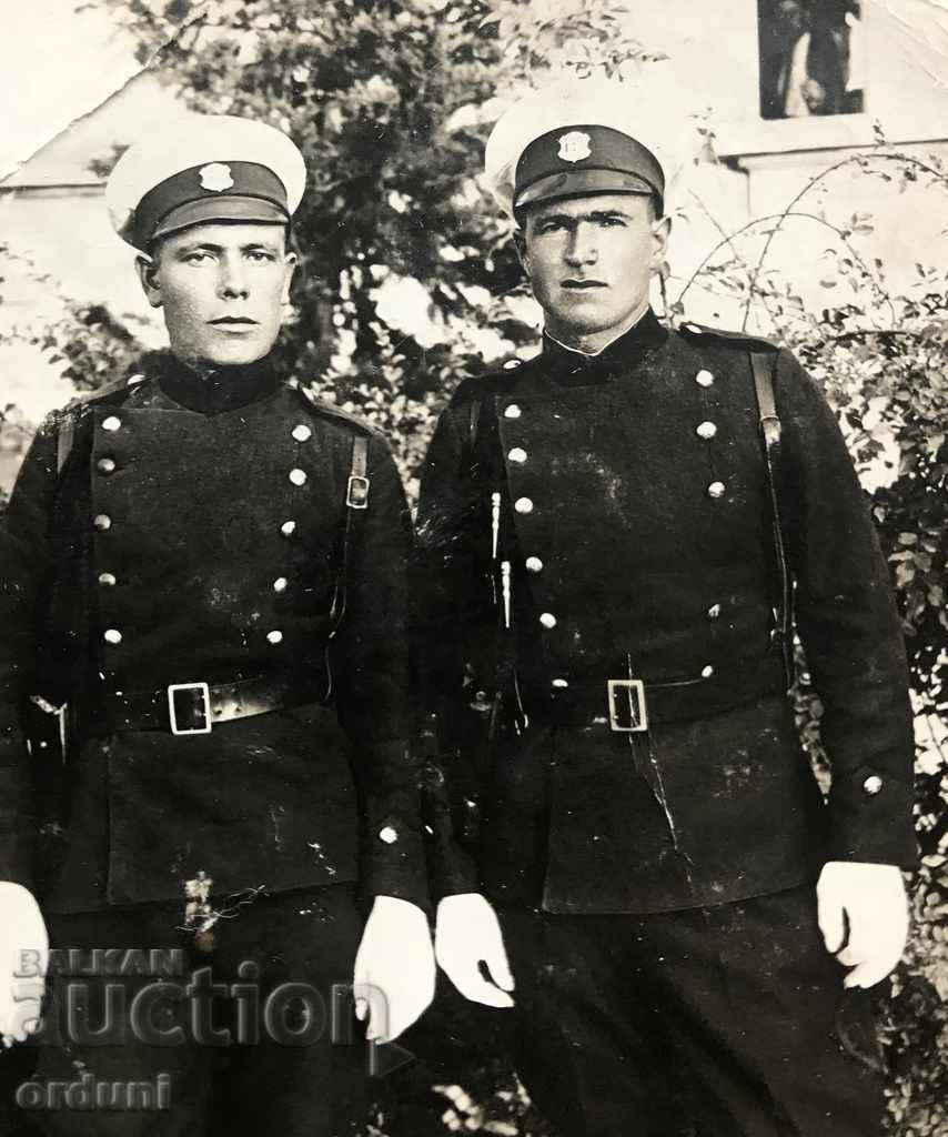 1152 Kingdom of Bulgaria two uniformed police officers of the 1930's with price 20.00 BGN | € 10.23 1152 Kingdom of Bulgaria two uniformed police officers of the 1930's with price 20.00 BGN | € 10.23