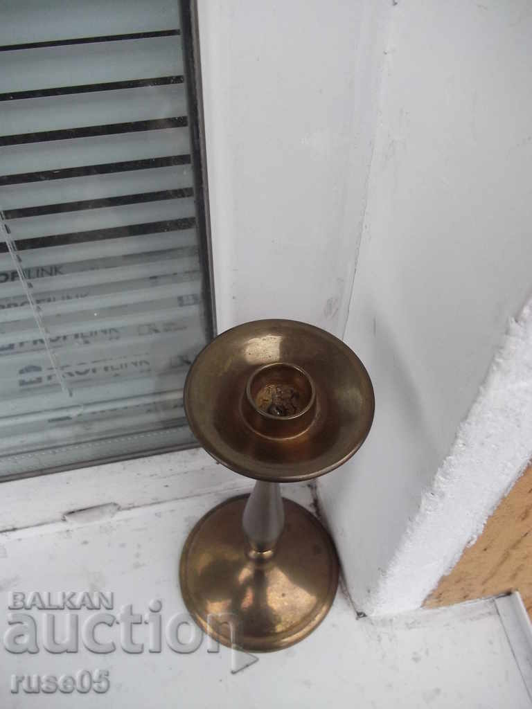 Delivery of Candlestick for one bronze candle - 946 g. Delivery of Candlestick for one bronze candle - 946 g.
