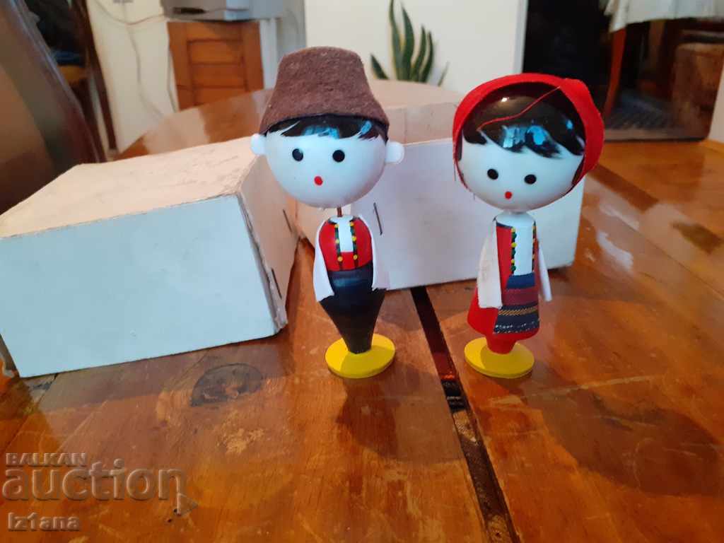 Παλιά ξύλινα κούκλες με τιμή 55.00 BGN | € 28.12 Παλιά ξύλινα κούκλες με τιμή 55.00 BGN | € 28.12