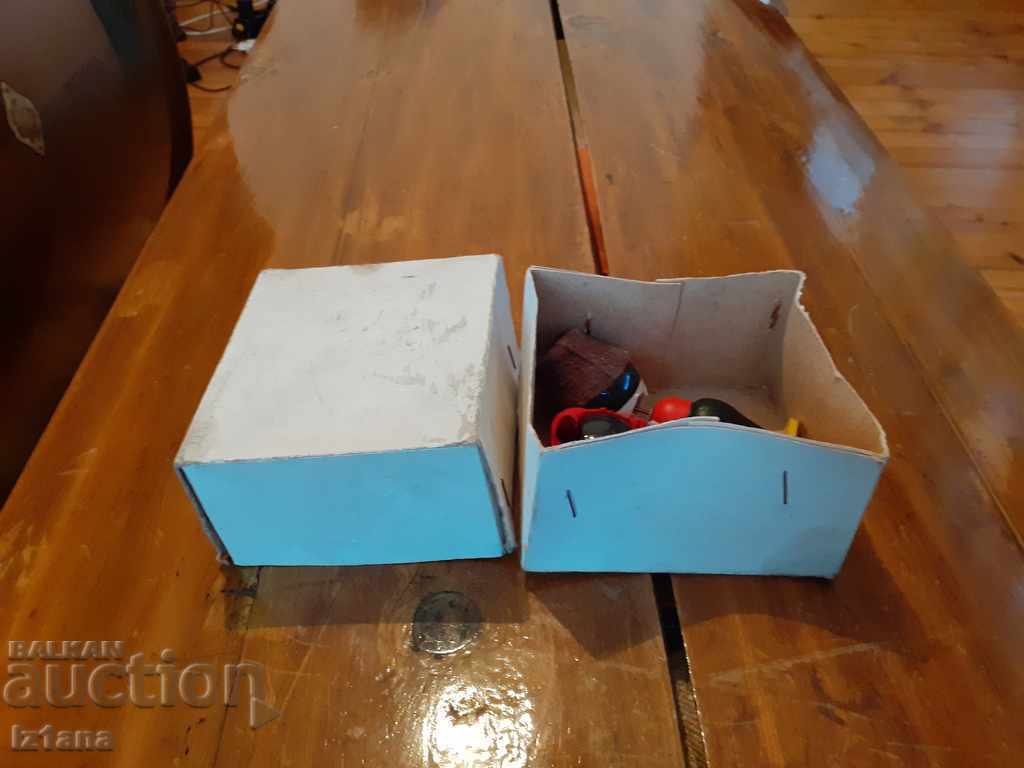 Παλιά ξύλινα κούκλες Παλιά ξύλινα κούκλες