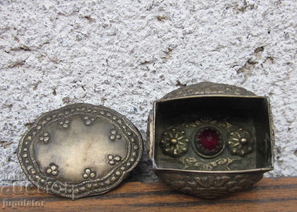 Ancient Bulgarian folklore silver box with price 120.00 BGN | € 61.36 Ancient Bulgarian folklore silver box with price 120.00 BGN | € 61.36
