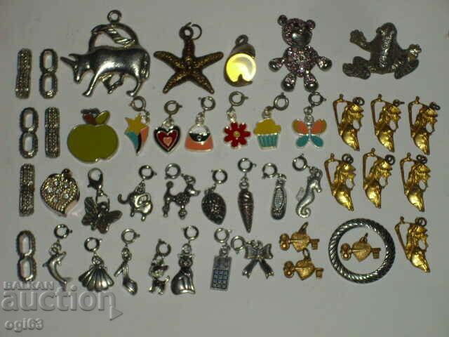 Lot of jewelry 3 Pendants