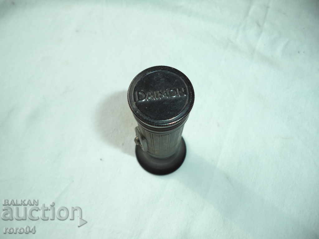 Auction  OLD LITTLE LIGHT - DAIMOND