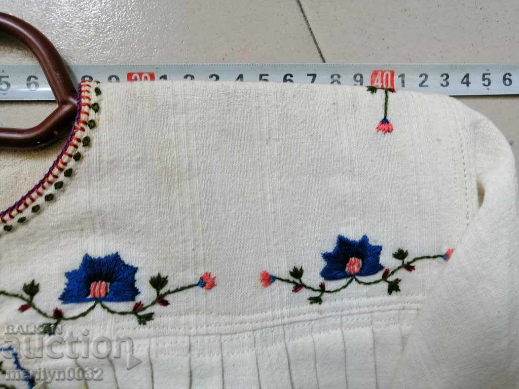 Embroidered shirt wear embroidery lace with price 139.00 BGN | € 71.07 Embroidered shirt wear embroidery lace with price 139.00 BGN | € 71.07