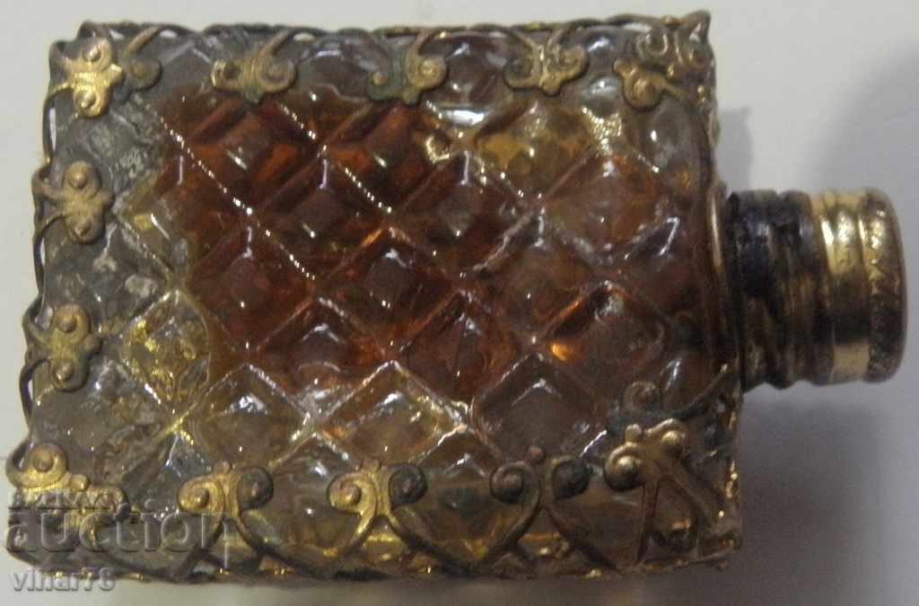 Delivery of Old small unopened perfume bottle Delivery of Old small unopened perfume bottle