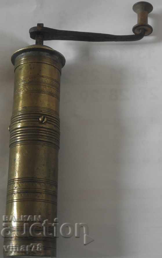 Coffeemaker big bronze old with price 49.99 BGN | € 25.56 Coffeemaker big bronze old with price 49.99 BGN | € 25.56