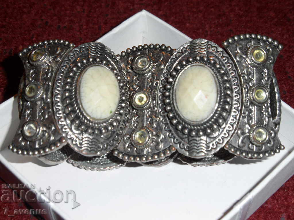 Auction Bracelet with white stones Auction Bracelet with white stones