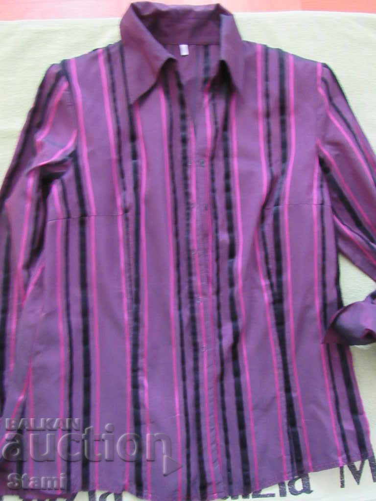 Auction Women's purple blouse with taffeta strip, size 50 Auction Women's purple blouse with taffeta strip, size 50