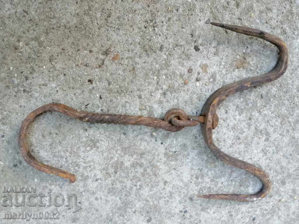 Auction Forged buttock, hook, wrought iron Auction Forged buttock, hook, wrought iron