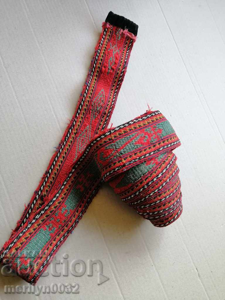 Licitație Costum veche cu centură de canape țesute manual