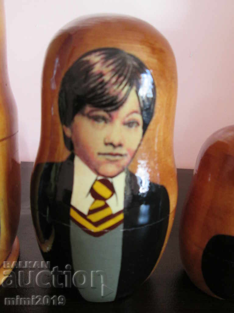 Δημοπρασία HARRY POTTER ξύλινο κούμπωμα, ζωγραφισμένο στο χέρι, 18εκ. Δημοπρασία HARRY POTTER ξύλινο κούμπωμα, ζωγραφισμένο στο χέρι, 18εκ.