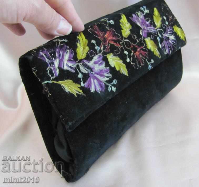 Old Handbag, Clutch hand embroidery with price 25.00 BGN | € 12.78 Old Handbag, Clutch hand embroidery with price 25.00 BGN | € 12.78