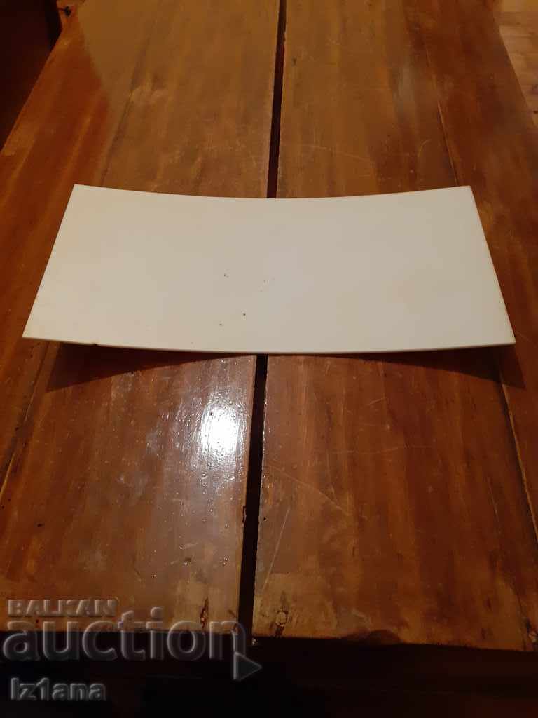 Auction  An old plate