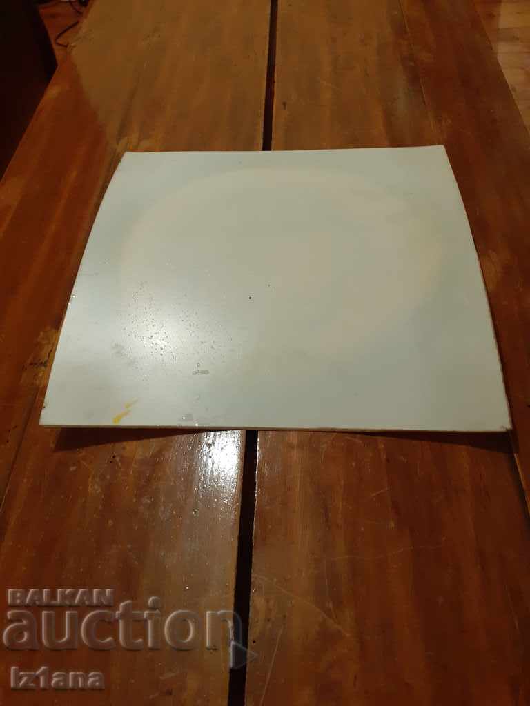 Auction An old plate Auction An old plate