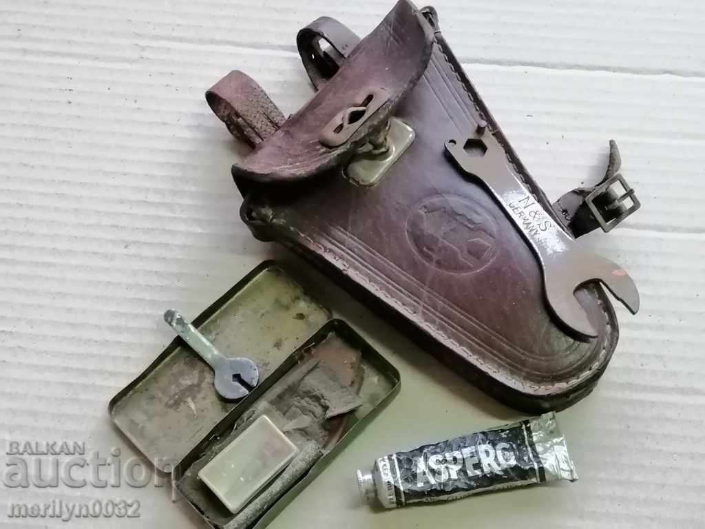Auction Old Wehrmacht bicycle bag Auction Old Wehrmacht bicycle bag