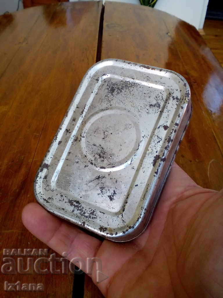 Auction  Old can of Sardinia