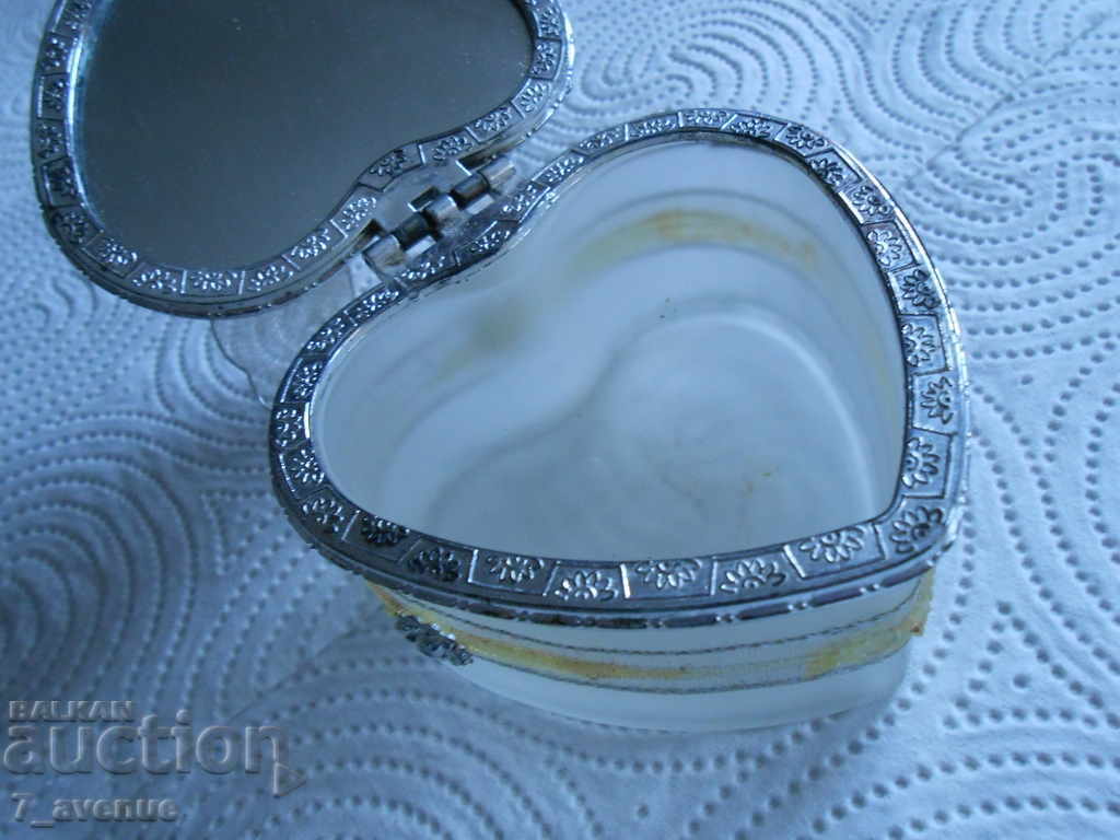 Old jewelry box or small items - 5