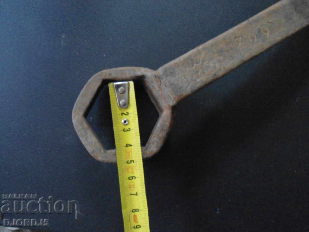 Cheie veche, căruță, căruță, numerotată cu preț 3.00 BGN | € 1.53