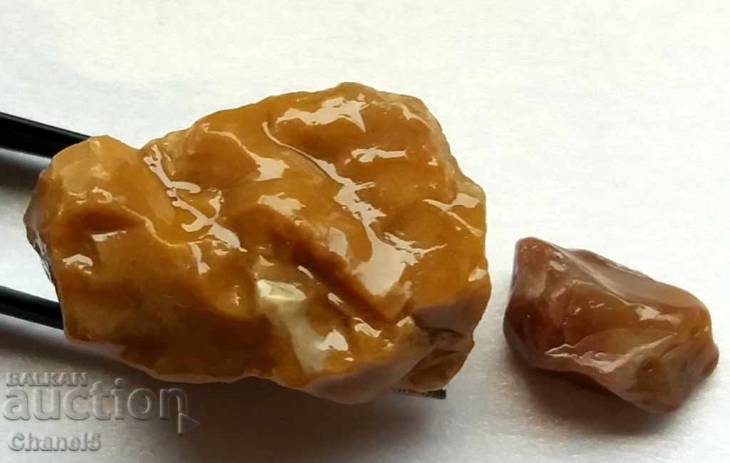 Auction NATURAL RAW HEATING - 2 pcs - 37.90 carats (62) Auction NATURAL RAW HEATING - 2 pcs - 37.90 carats (62)